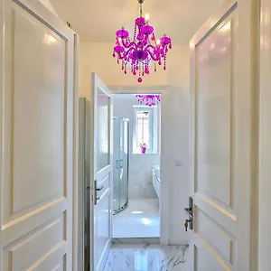 Collins Amethyst Center Appartement